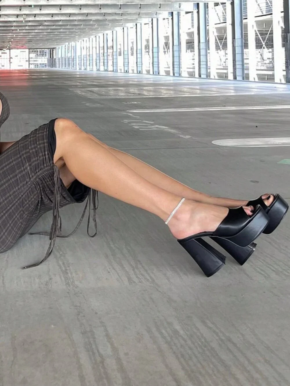 Black Sexy Women's Minimalist Platform Chunky Heeled Mule Sandals